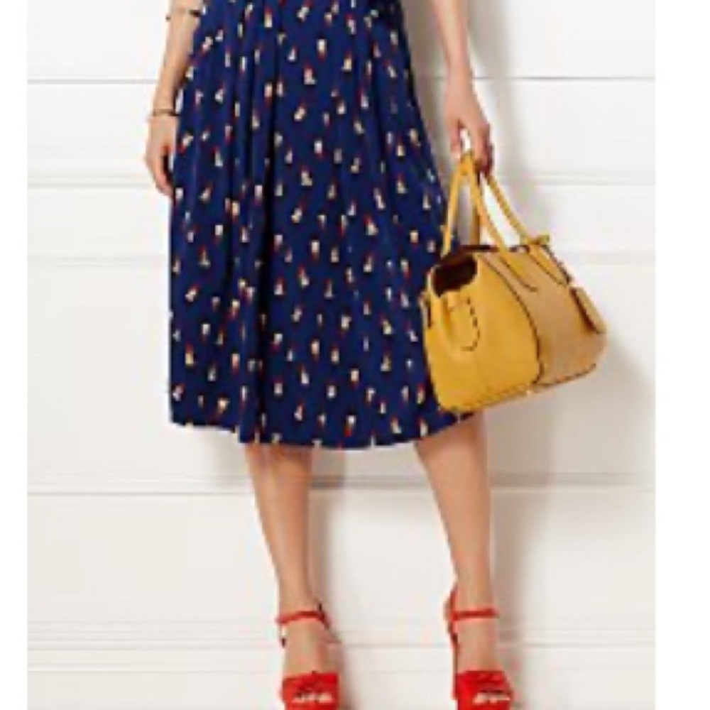 Eva Mendez New York & Co. Pleated Navy Blue Lipstick Knee Length Skirt - Size 8